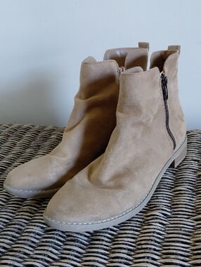 Universal Thread Booties